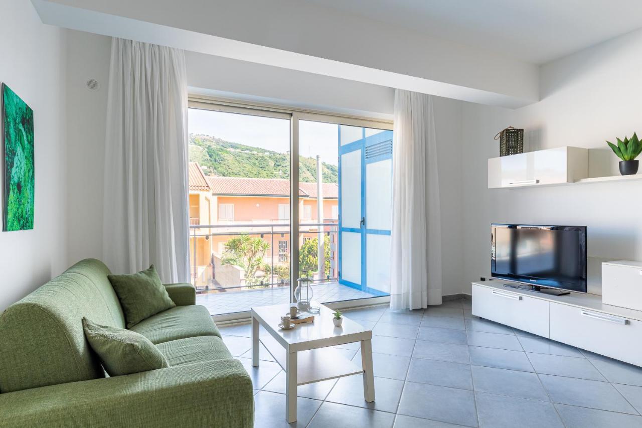 Terraces D'Orlando - Family Apartments With Sea View And Pool Capo d'Orlando Bagian luar foto