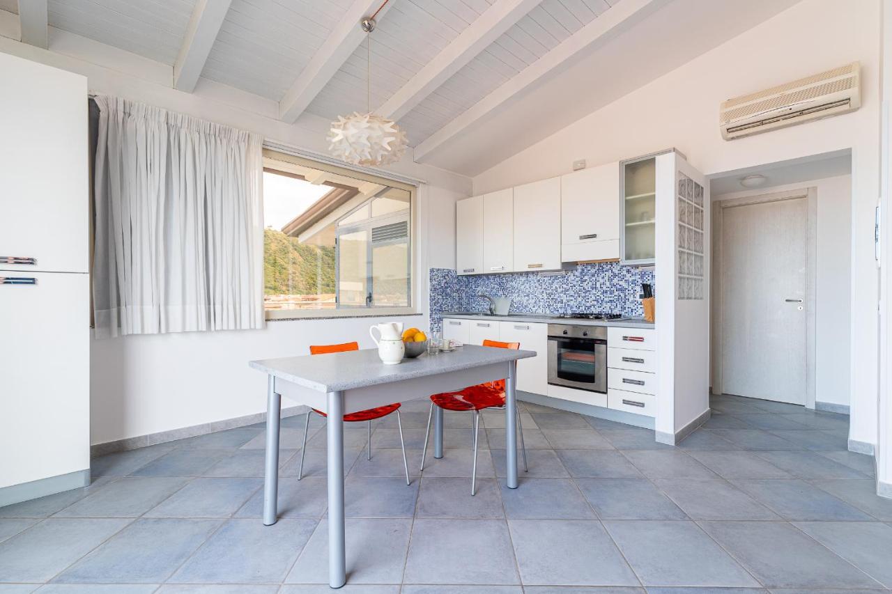 Terraces D'Orlando - Family Apartments With Sea View And Pool Capo d'Orlando Bagian luar foto