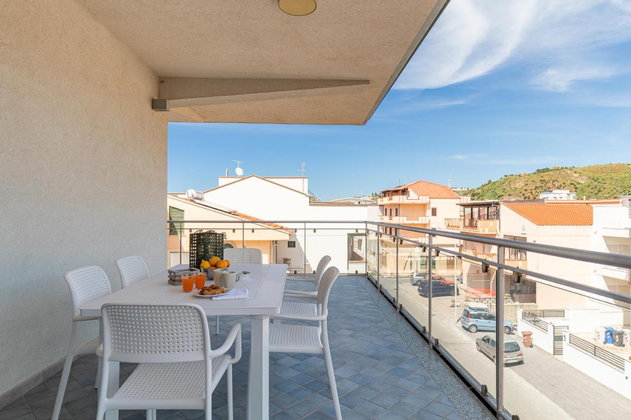 Terraces D'Orlando - Family Apartments With Sea View And Pool Capo d'Orlando Bagian luar foto
