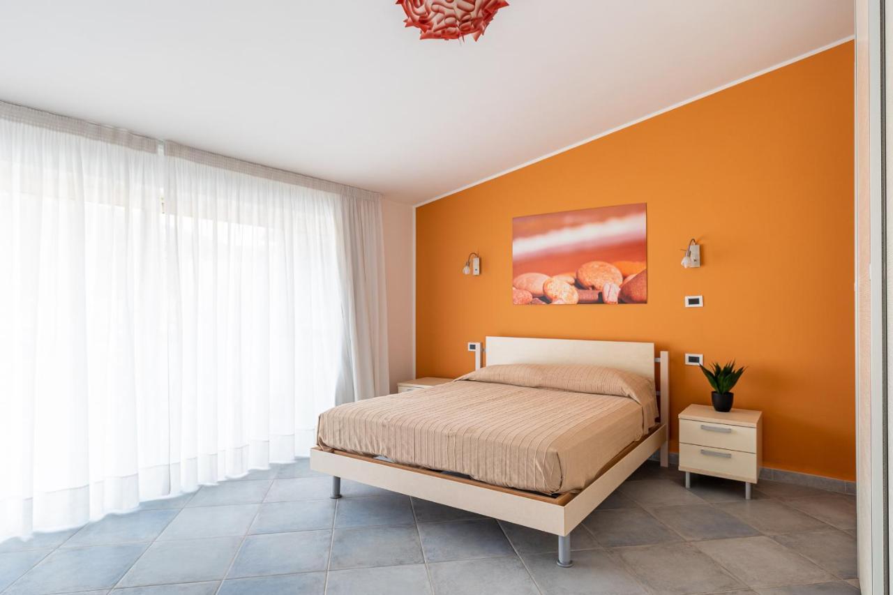 Terraces D'Orlando - Family Apartments With Sea View And Pool Capo d'Orlando Bagian luar foto