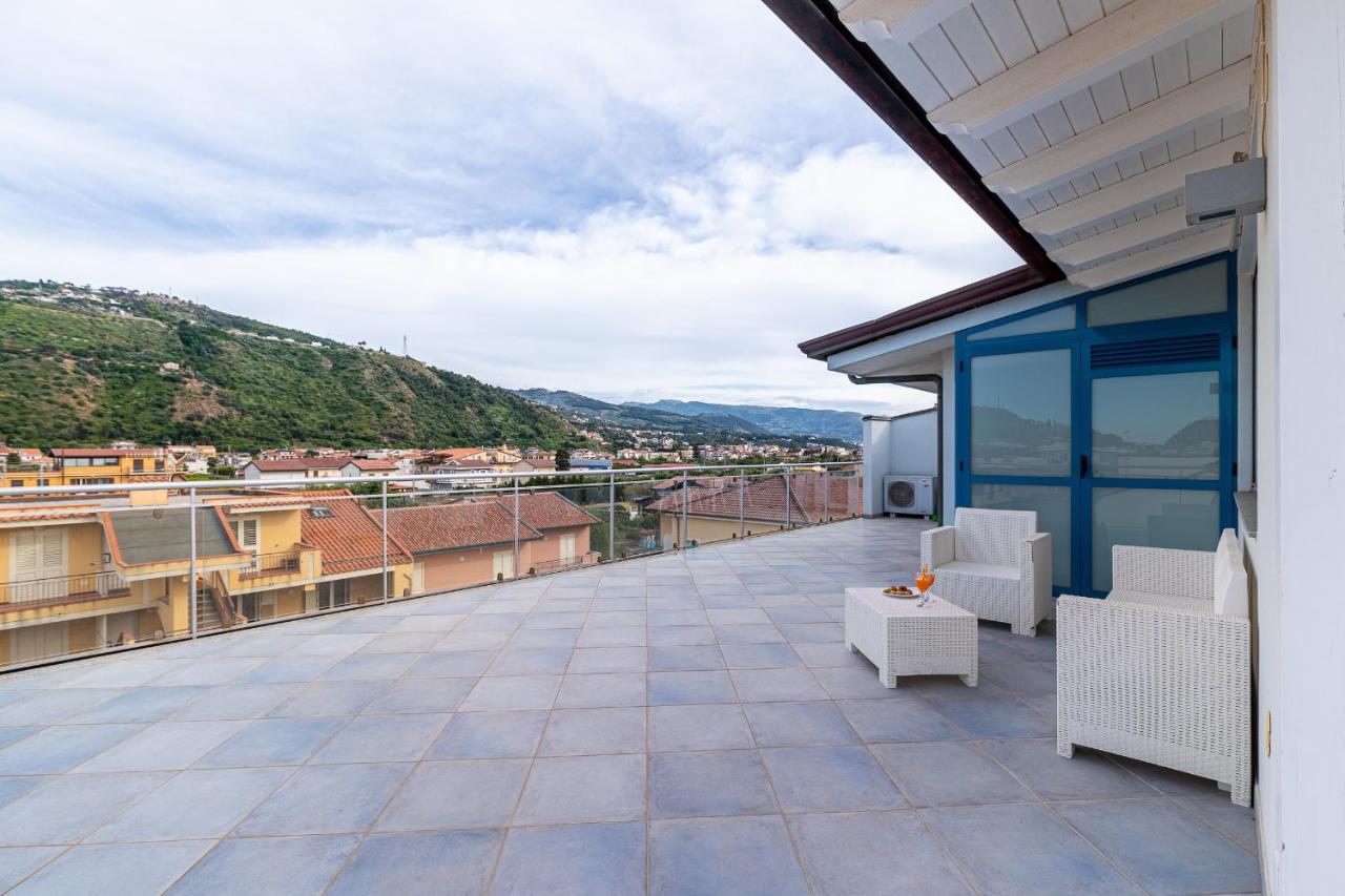 Terraces D'Orlando - Family Apartments With Sea View And Pool Capo d'Orlando Bagian luar foto