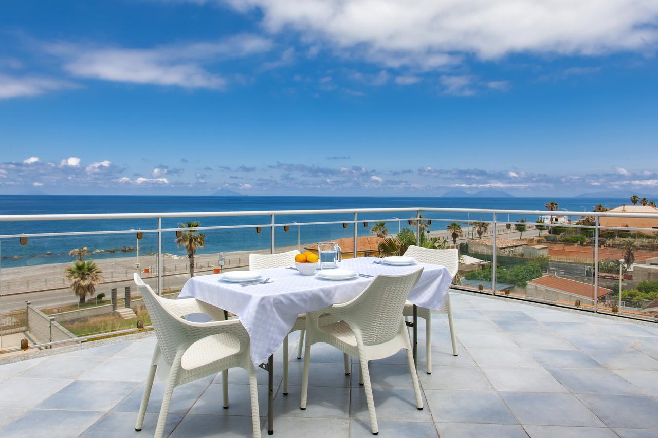 Terraces D'Orlando - Family Apartments With Sea View And Pool Capo d'Orlando Bagian luar foto