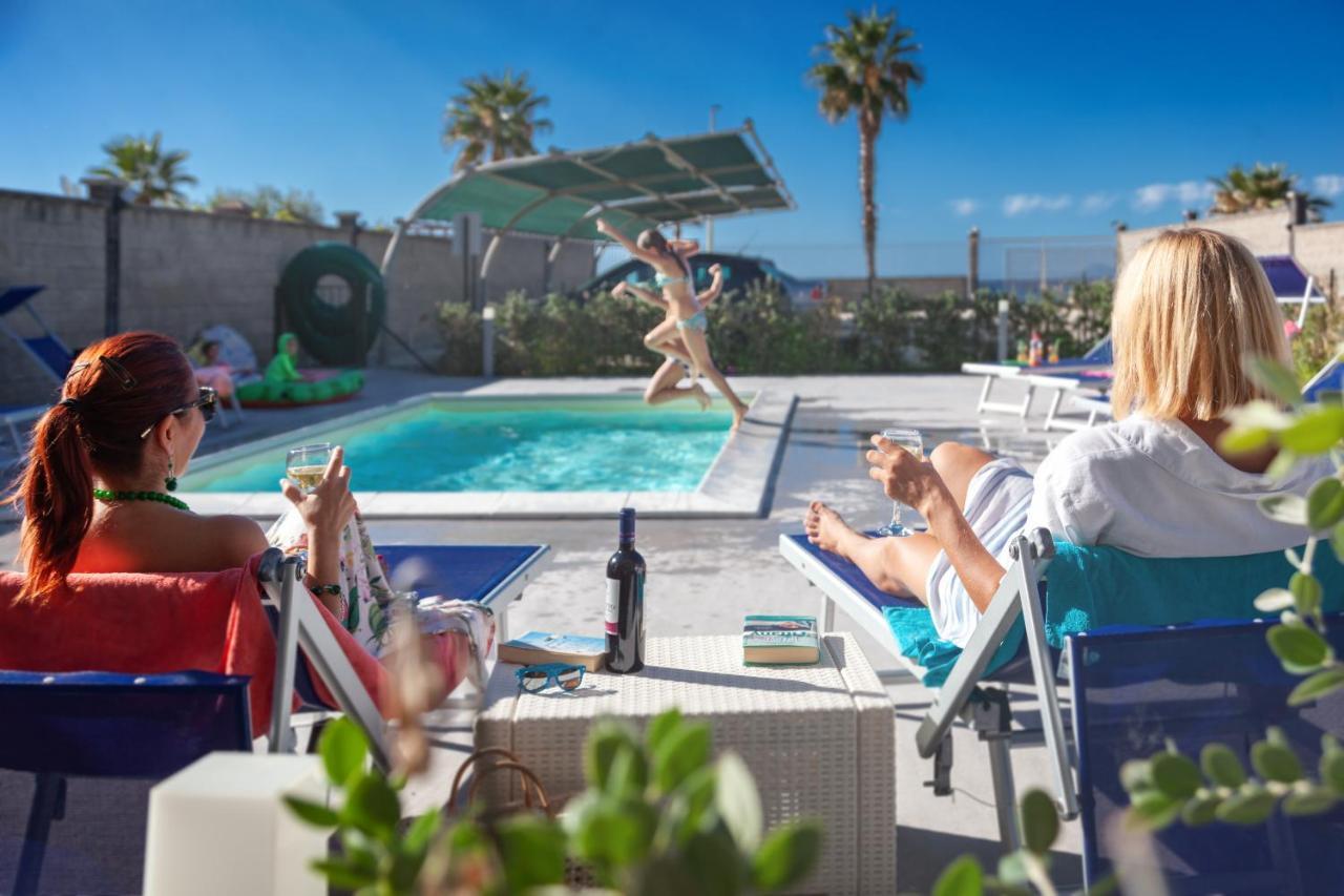 Terraces D'Orlando - Family Apartments With Sea View And Pool Capo d'Orlando Bagian luar foto
